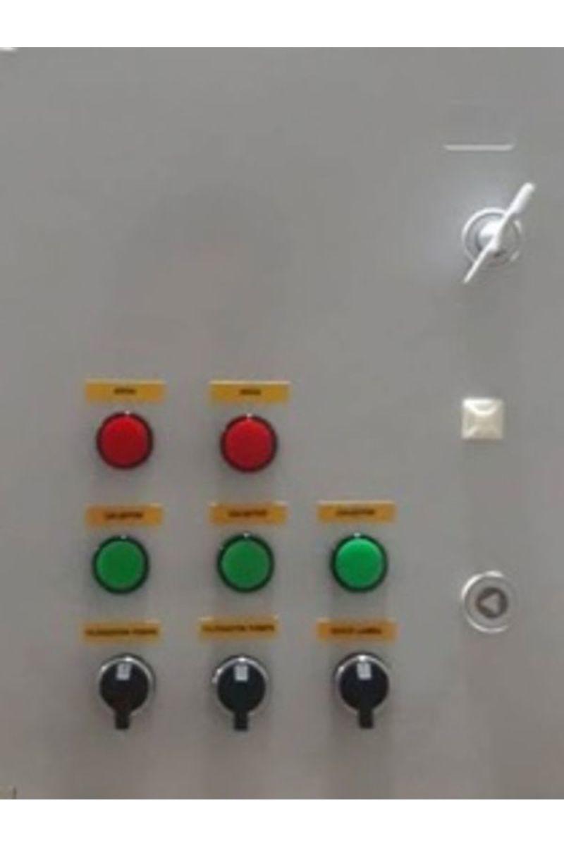 Pool control panel with 2 pumps and 1 lamp output