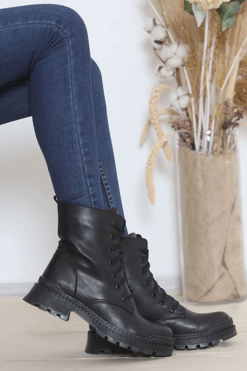 Lace-up Postal Boots Blackleather - 12501.264.
